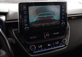 Подержанный автомобиль Toyota Corolla Sedan 2019 года (13 фото)