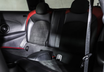 Подержанный автомобиль MINI Hatch 2016 года (12 фото)