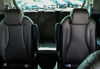 Подержанный автомобиль Kia Carnival 2024 года (14 фото)