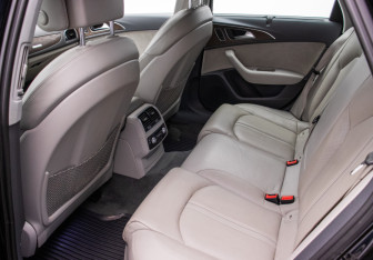Подержанный автомобиль Audi A6 Sedan 2015 года (11 фото)