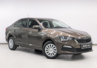 Подержанный автомобиль Skoda Rapid Liftback 2022 года (3 фото)