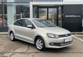 Подержанный автомобиль Volkswagen Polo Sedan 2011 года (3 фото)