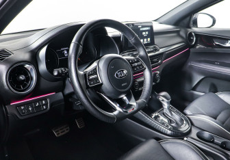 Подержанный автомобиль Kia Cerato Sedan 2020 года (11 фото)