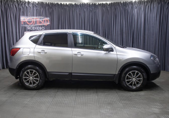 Подержанный автомобиль Nissan Qashqai 2008 года (4 фото)