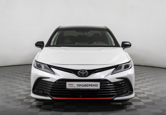 Подержанный автомобиль Toyota Camry Sedan 2021 года (2 фото)