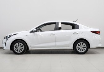 Подержанный автомобиль Kia Rio Sedan 2021 года (8 фото)