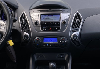 Подержанный автомобиль Hyundai ix35 2011 года (12 фото)