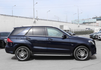 Подержанный автомобиль Mercedes-Benz GLE 2018 года (4 фото)