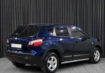 Подержанный автомобиль Nissan Qashqai 2010 года (4 фото)