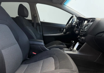 Подержанный автомобиль Kia Ceed Wagon 2018 года (10 фото)