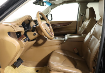 Подержанный автомобиль Cadillac Escalade Suv 2016 года (13 фото)