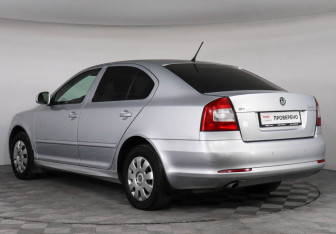Подержанный автомобиль Skoda Octavia Liftback 2012 года (7 фото)