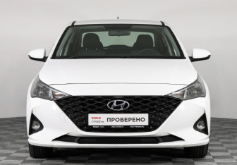 Подержанный автомобиль Hyundai Solaris Sedan 2021 года (2 фото)