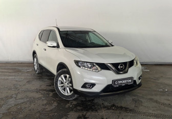 Подержанный автомобиль Nissan X-Trail 2016 года (3 фото)