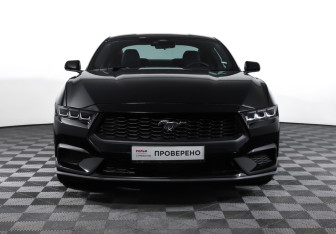 Подержанный автомобиль Ford Mustang Coupe 2023 года (2 фото)
