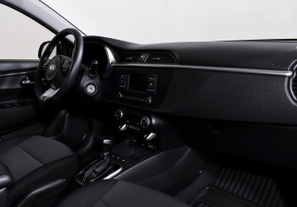 Подержанный автомобиль Kia Rio Sedan 2020 года (8 фото)