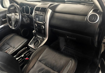 Подержанный автомобиль Suzuki Grand Vitara 2011 года (11 фото)