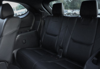 Подержанный автомобиль Mazda CX-9 2018 года (16 фото)