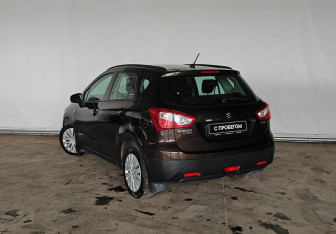 Подержанный автомобиль Suzuki SX4 Hatchback 2014 года (4 фото)