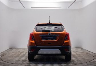 Подержанный автомобиль Opel Mokka 2013 года (6 фото)