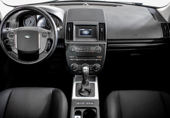 Подержанный автомобиль Land Rover Freelander 2013 года (12 фото)