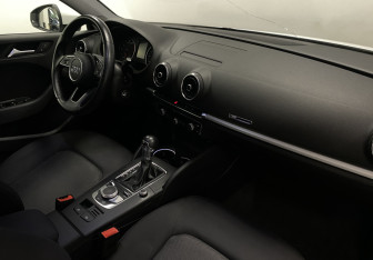 Подержанный автомобиль Audi A3 Sedan 2018 года (17 фото)