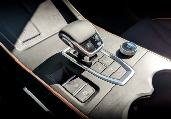 Подержанный автомобиль Omoda C5 2024 года (25 фото)