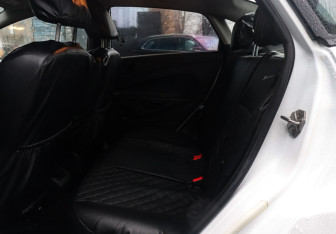 Подержанный автомобиль Ford Fiesta Sedan 2016 года (10 фото)