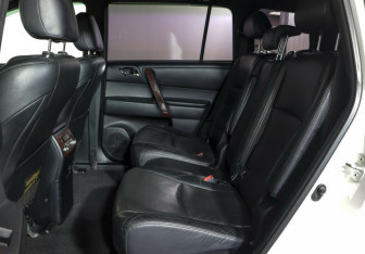 Подержанный автомобиль Toyota Highlander 2012 года (13 фото)