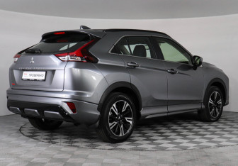 Подержанный автомобиль Mitsubishi Eclipse Cross 2024 года (5 фото)