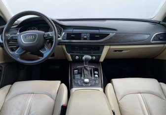 Подержанный автомобиль Audi A6 Sedan 2012 года (12 фото)