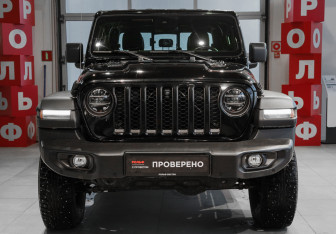 Подержанный автомобиль Jeep Gladiator 2022 года (2 фото)