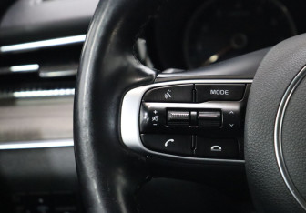 Подержанный автомобиль Kia K5 2021 года (14 фото)