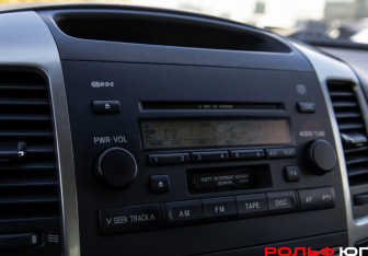 Подержанный автомобиль Toyota Land Cruiser Prado 2007 года (13 фото)