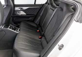 Подержанный автомобиль BMW M8 Sedan 2021 года (13 фото)