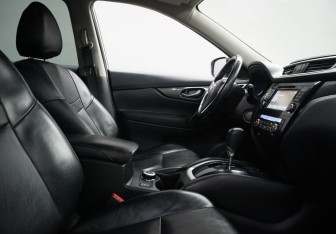 Подержанный автомобиль Nissan X-Trail 2016 года (11 фото)