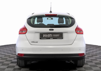 Подержанный автомобиль Ford Focus Hatchback 2018 года (6 фото)