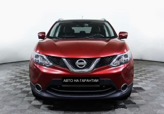 Подержанный автомобиль Nissan Qashqai 2014 года (2 фото)