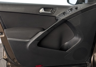 Подержанный автомобиль Volkswagen Tiguan 2015 года (19 фото)