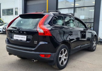 Подержанный автомобиль Volvo XC60 2010 года (8 фото)