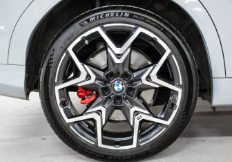 Подержанный автомобиль BMW X2 2024 года (31 фото)