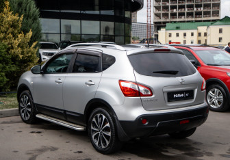 Подержанный автомобиль Nissan Qashqai 2010 года (5 фото)