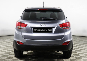 Подержанный автомобиль Hyundai ix35 2014 года (4 фото)