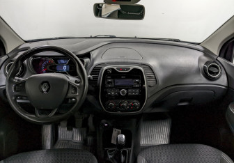 Подержанный автомобиль Renault Kaptur 2018 года (22 фото)