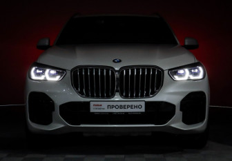 Подержанный автомобиль BMW X5 2022 года (23 фото)