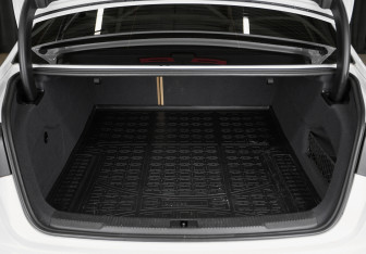 Подержанный автомобиль Audi A6 Sedan 2014 года (6 фото)