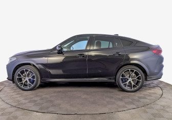 Подержанный автомобиль BMW X6 2021 года (8 фото)