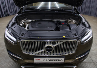 Подержанный автомобиль Volvo XC90 2017 года (9 фото)