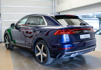 Подержанный автомобиль Audi Q8 2019 года (5 фото)