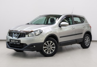 Подержанный автомобиль Nissan Qashqai 2013 года (1 фото)